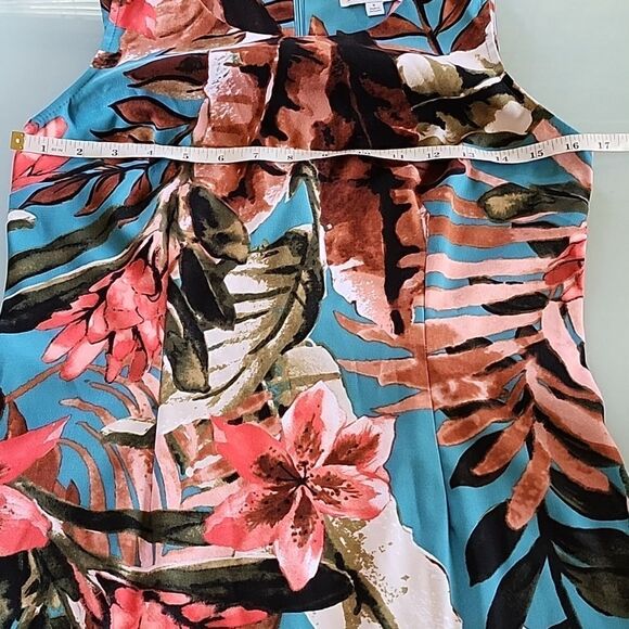 North Style Shift Dress - Picture 3 of 6